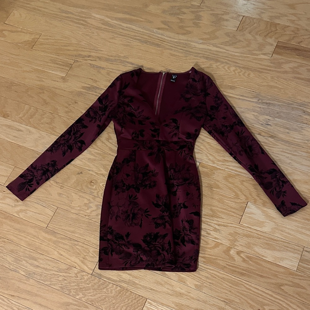 Windsor Floral Burgundy Long Sleeve Dress - Small - Used